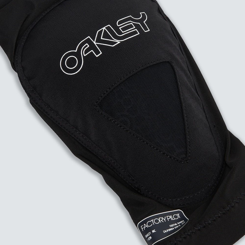 OAKLEY ALL MOUNTAIN RZ-LABS ELBOW GUARD BLACKOUT - Image 2