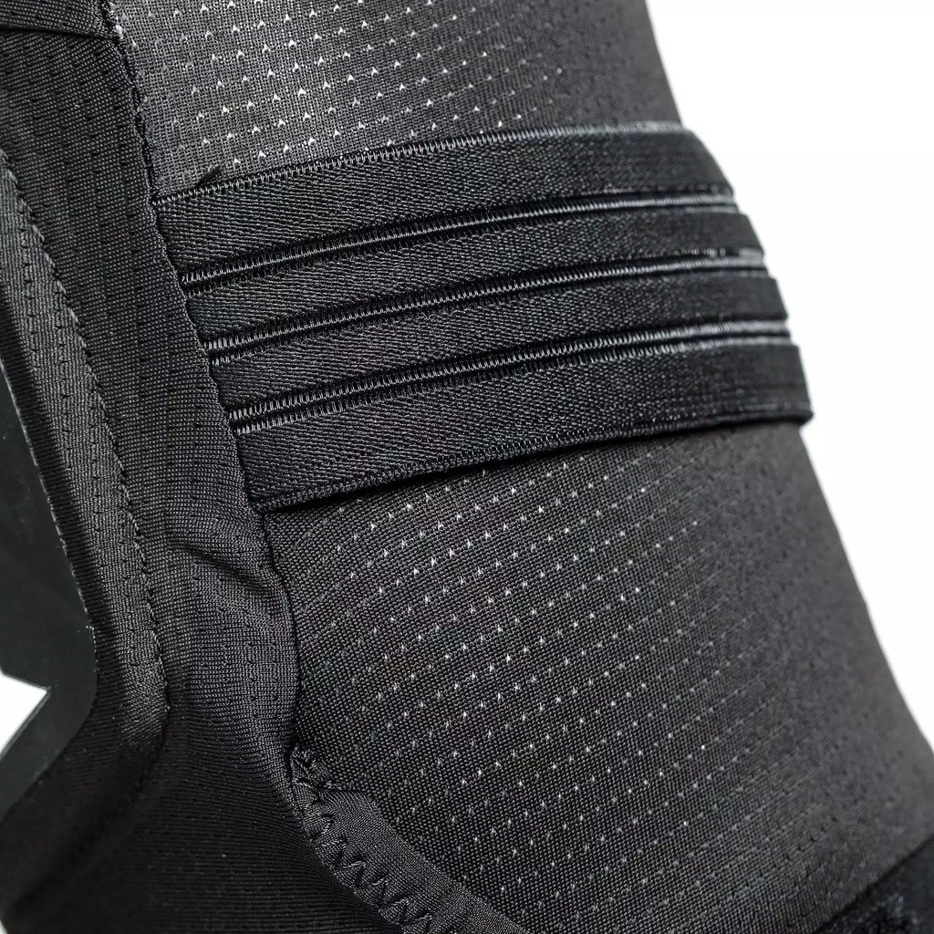 DAINESE TRAIL SKINS PRO KNEE GUARDS 001 - BLACK - Image 3