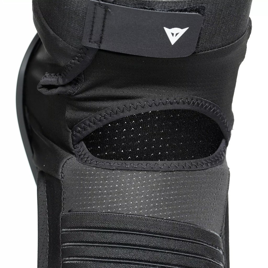 DAINESE TRAIL SKINS PRO KNEE GUARDS 001 - BLACK - Image 6