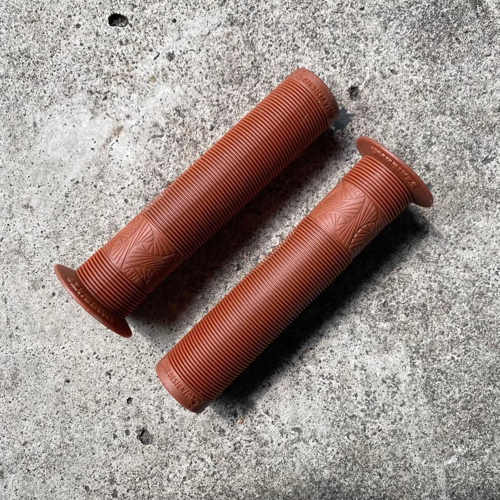 DMR SECT GRIP - EARTH BROWN - Image 2
