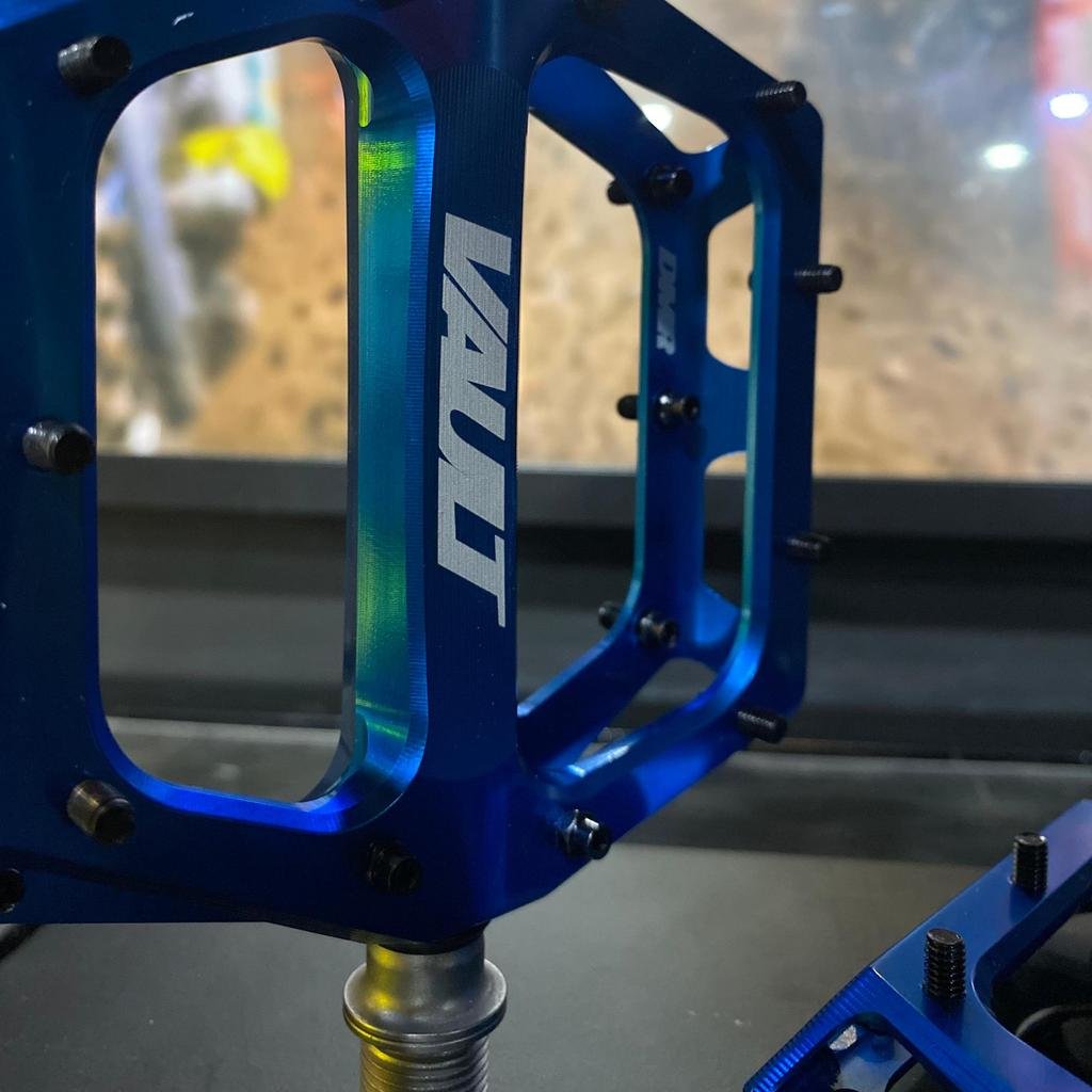 DMR VAULT PEDAL - SUPER BLUE - Image 3