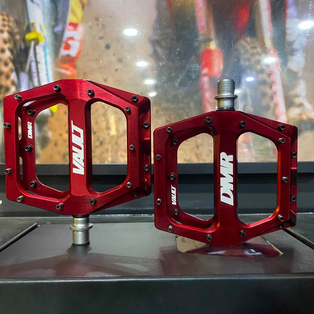 DMR VAULT PEDAL - DEEP RED - Image 2