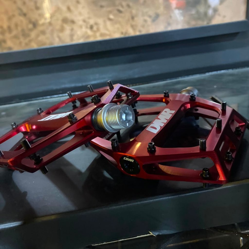 DMR VAULT PEDAL - DEEP RED - Image 5