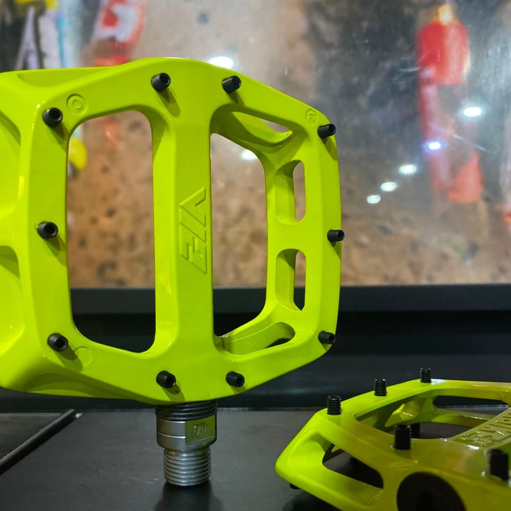 DMR V12 PEDAL 9/16 - LEM LIME - Image 3