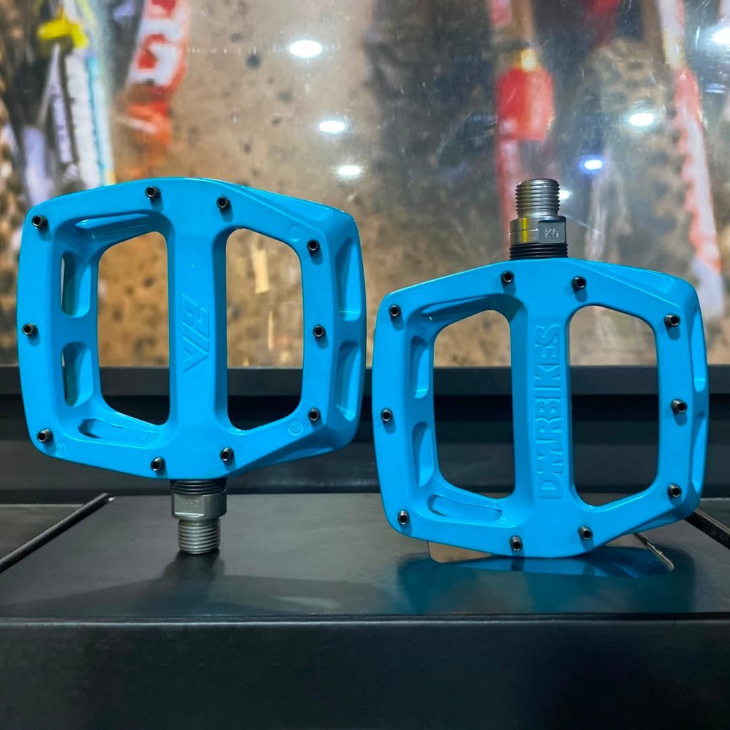 DMR V12 PEDAL 9/16 - BLUE - Image 2