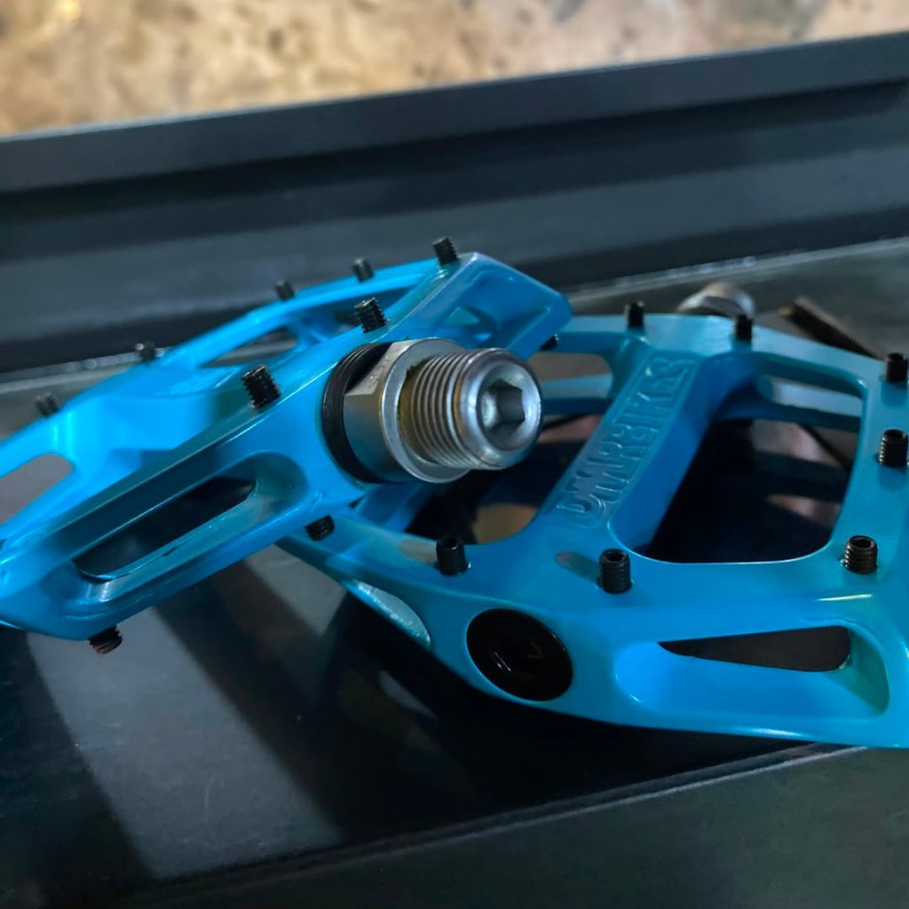 DMR V12 PEDAL 9/16 - BLUE - Image 5