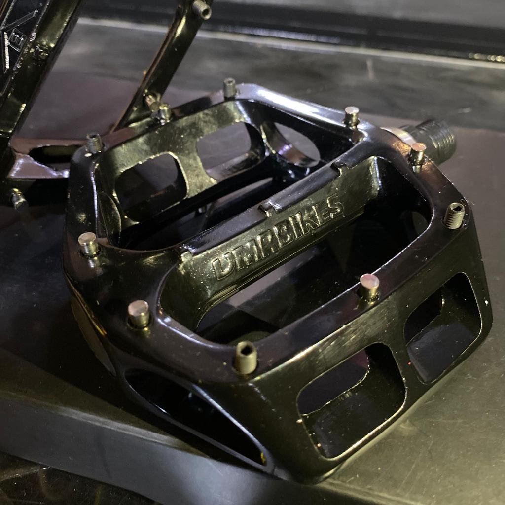 DMR V8 CLASSIC PEDAL - BLACK - Image 5